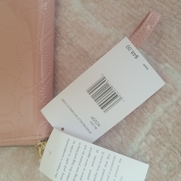 Betsey Johnson Blush Hearts Wallet with Removable Wristlet/Wallet Strap. - Picture 6 of 10